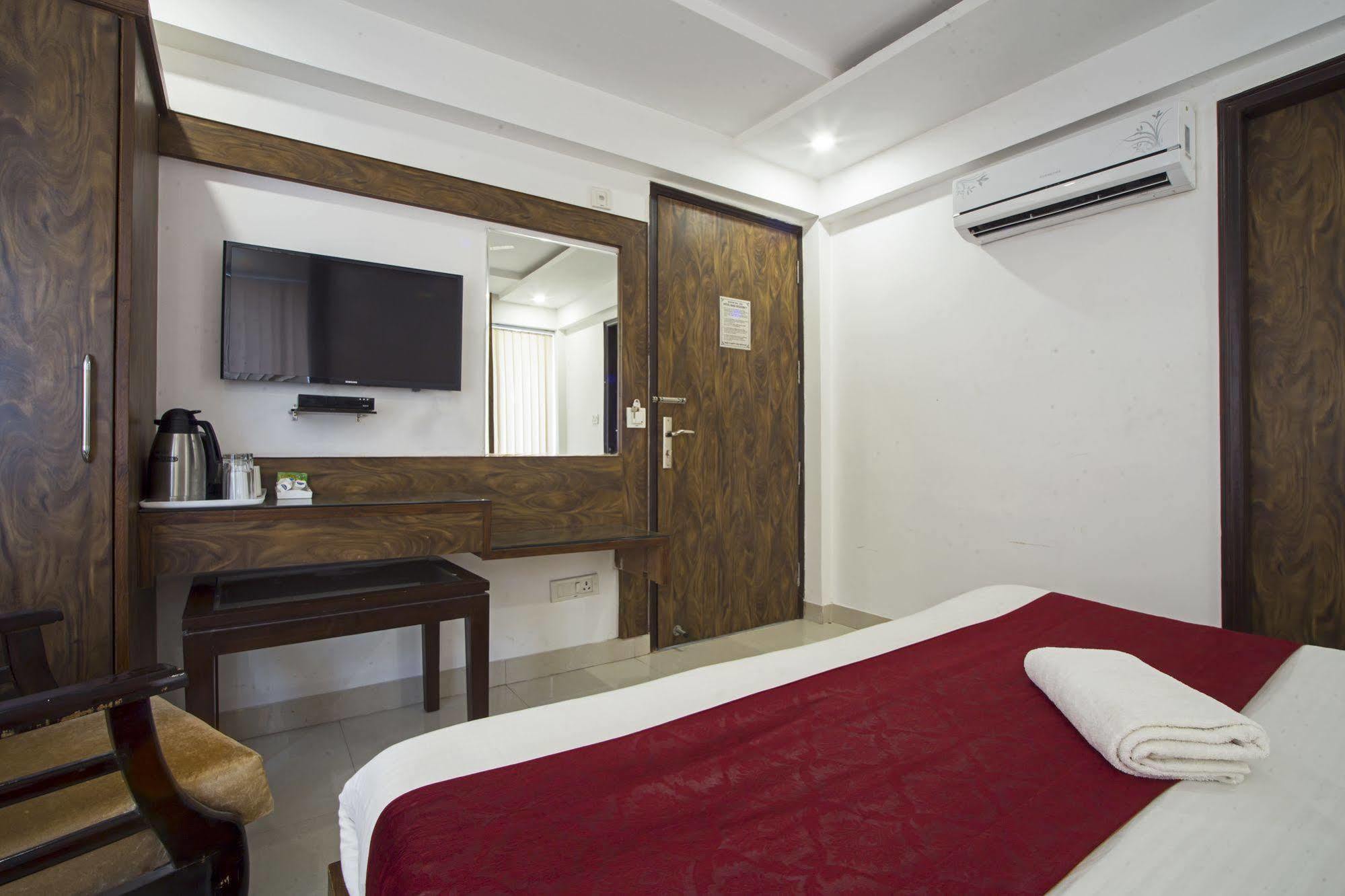 Hotel Itsy By Treebo - Baba Residency à New Delhi Extérieur photo